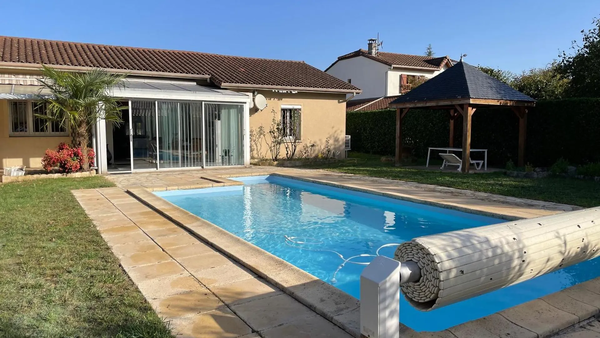 Maison De Plein Pieds Avec Jardin Et Piscine , Location A La Semaine Vic-en-Bigorre